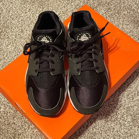 ‼️SOLD‼️ Nike Air Huarache Run - Picture 7 of 10